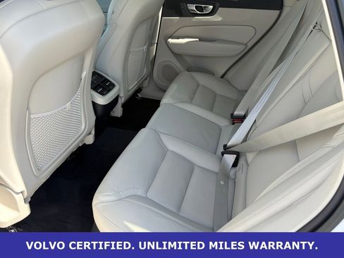 Certified 2023 Volvo XC60 B5 Ultimate w/ Climate Package AWD/4WD image 31