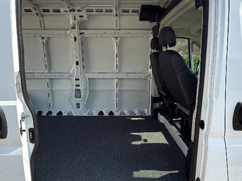 Used 2017 RAM ProMaster 2500 FWD image 33