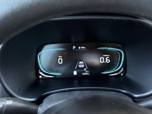 Used 2025 Kia Soul LX w/ LX Technology Package FWD image 38