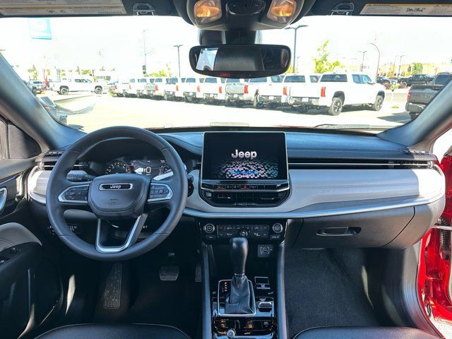 Used 2025 Jeep Compass Limited AWD/4WD image 11