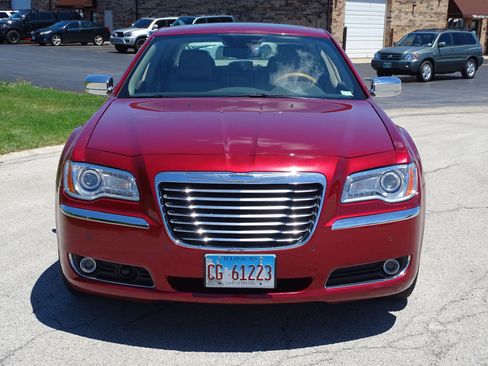 Used 2014 Chrysler 300 C w/ Beats Audio Group AWD/4WD image 9