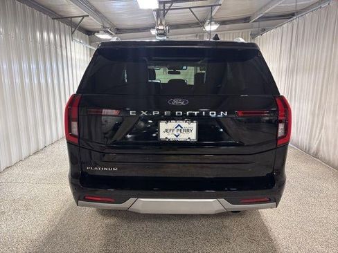 Used 2025 Ford Expedition Platinum AWD/4WD image 5