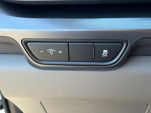 New 2026 Kia Carnival FWD image 24