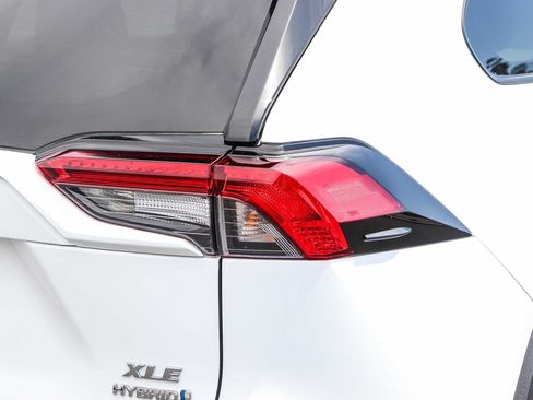 Certified 2024 Toyota RAV4 XLE w/ Convenience Package AWD/4WD image 8