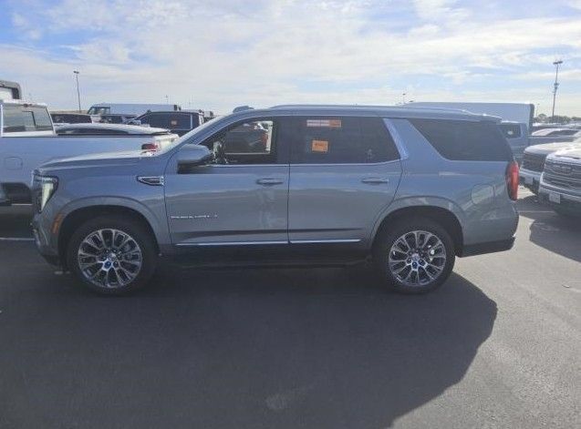 Used 2025 GMC Yukon Denali AWD/4WD image 4