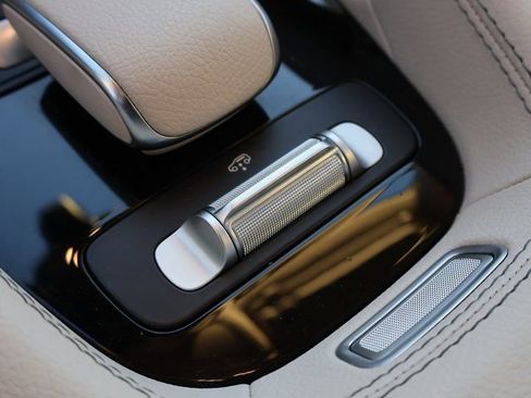 Used 2022 Mercedes-Benz GLS 450 4MATIC image 40