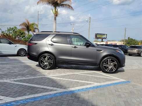 New 2026 Land Rover Discovery Limited Edition image 6