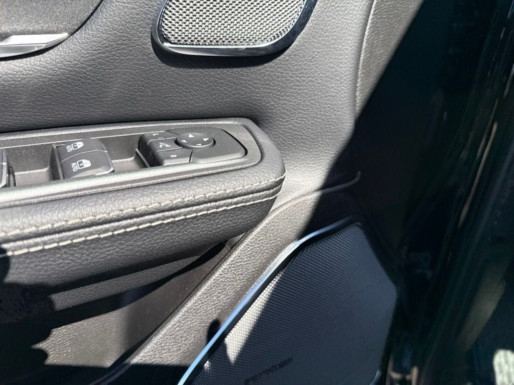 New 2027 RAM 1500 Laramie w/ Night Edition AWD/4WD image 21