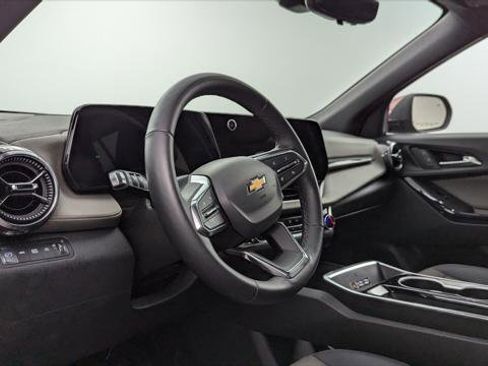 Used 2025 Chevrolet Equinox LT w/ Convenience Package II image 24