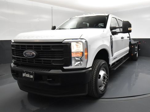 Used 2023 Ford F350 XL image 2