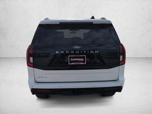 New 2025 Ford Expedition Active image 7