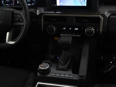 Used 2025 Toyota Tacoma TRD Off-Road image 15