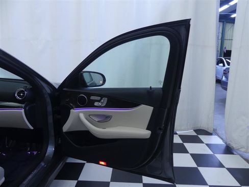 Used 2019 Mercedes-Benz E 300 image 26