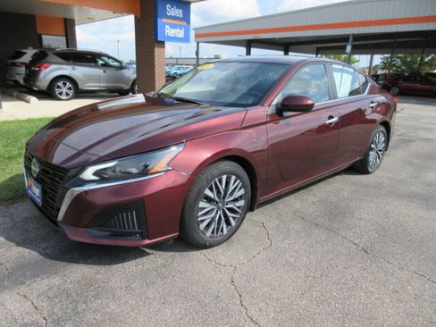 Used 2024 Nissan Altima 2.5 SV w/ SV Premium Package image 29