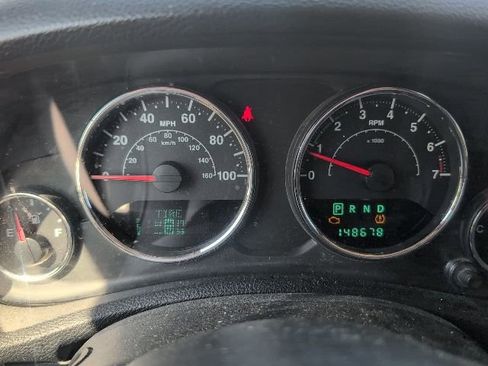 Used 2013 Jeep Wrangler Unlimited Sahara w/ Dual Top Group AWD/4WD image 12