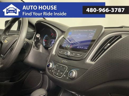 Used 2024 Chevrolet Malibu LT FWD image 16