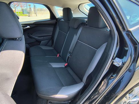 Used 2014 Ford Focus SE FWD image 15