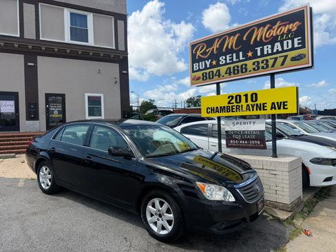 Used 2010 Toyota Avalon XL FWD image 1