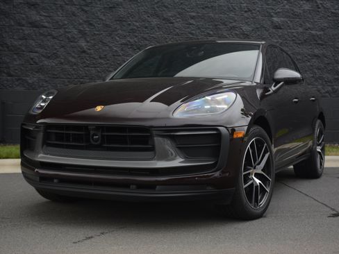 Certified 2026 Porsche Macan Turbo AWD/4WD image 41