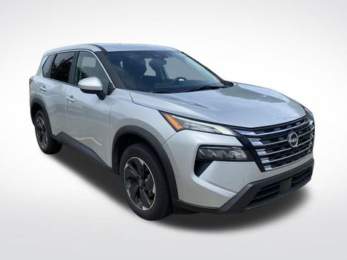 Used 2025 Nissan Rogue SV FWD image 4