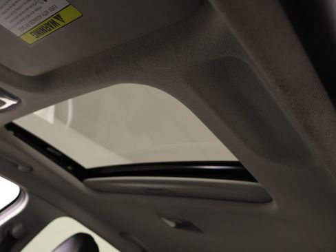 Used 2024 Hyundai Elantra Limited image 16