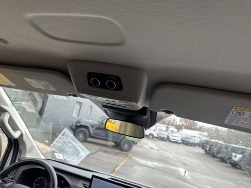 Used 2022 Ford Transit 350 XLT image 19