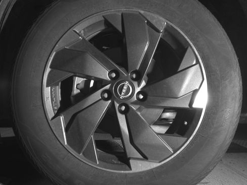 Used 2025 Nissan Rogue SV image 12