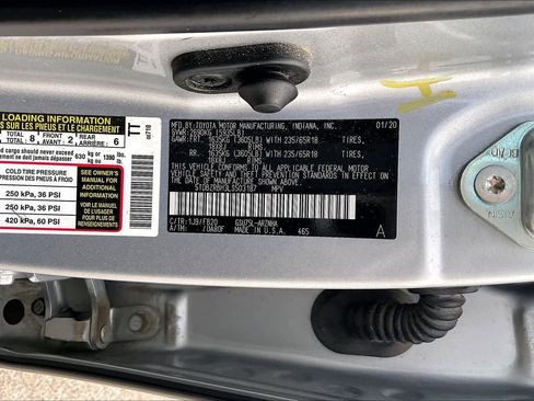 Used 2020 Toyota Highlander LE image 34