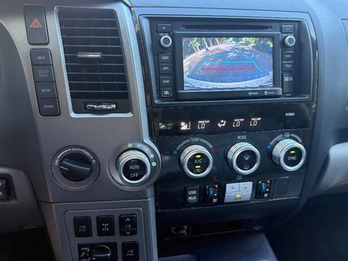 Used 2016 Toyota Sequoia Platinum AWD/4WD image 24