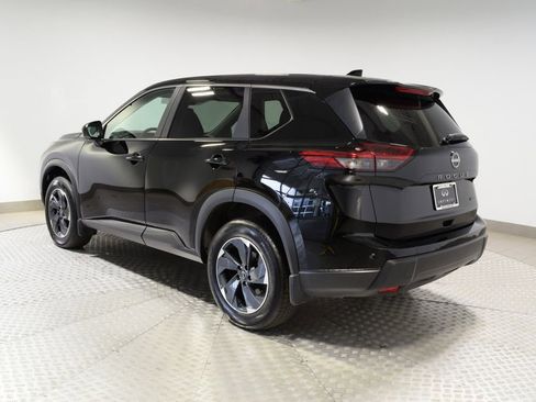 Used 2026 Nissan Rogue SV AWD/4WD image 7