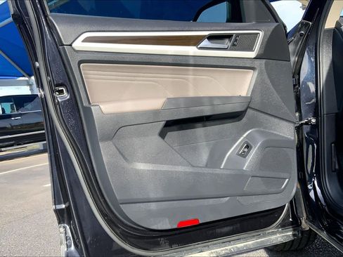 Used 2021 Volkswagen Atlas SE image 21