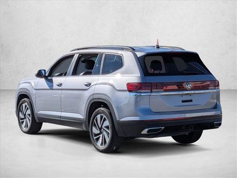 Used 2024 Volkswagen Atlas SE image 8