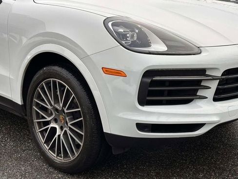 Used 2023 Porsche Cayenne Base image 12