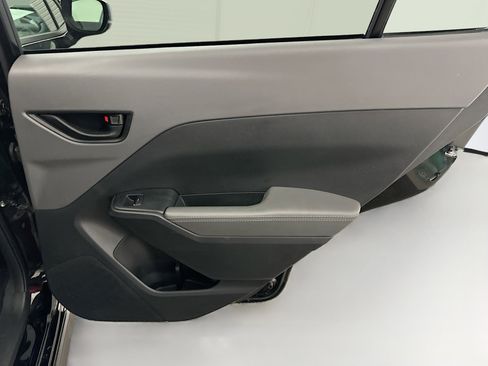 Used 2024 Subaru Crosstrek 2.0i Premium image 31