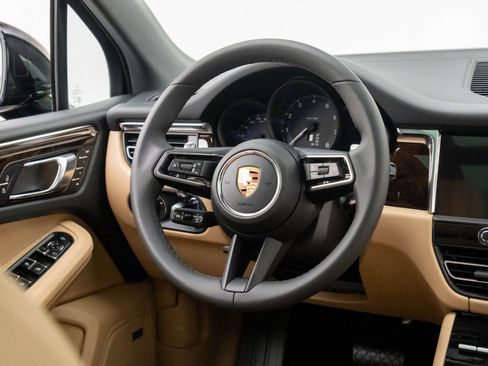 Certified 2026 Porsche Macan image 12