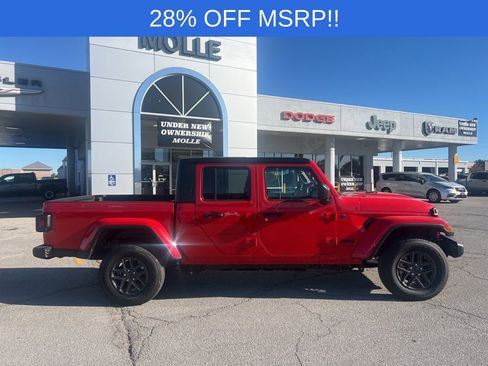 New 2025 Jeep Gladiator Sport image 2