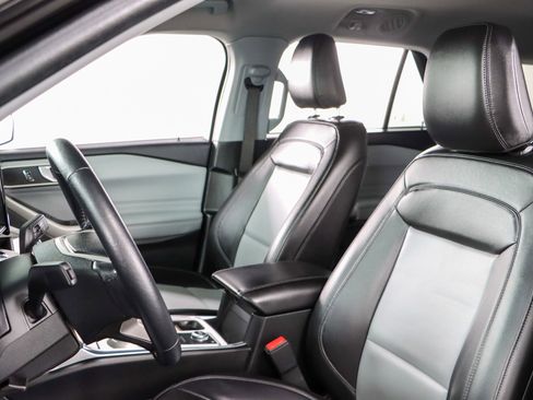 Used 2023 Ford Explorer XLT w/ Equipment Group 202A image 23