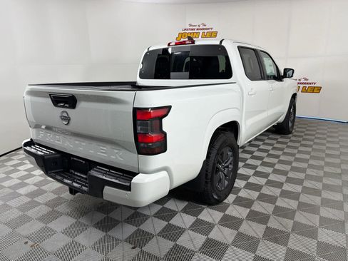 New 2025 Nissan Frontier SV w/ SV Convenience Package image 5