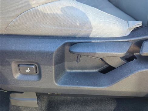 Used 2026 Toyota Tacoma SR5 AWD/4WD image 10