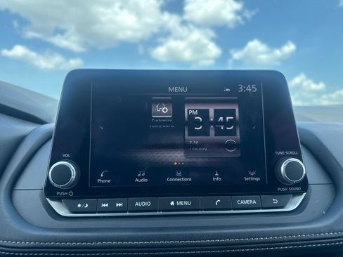 Certified 2025 Nissan Rogue SV FWD image 42