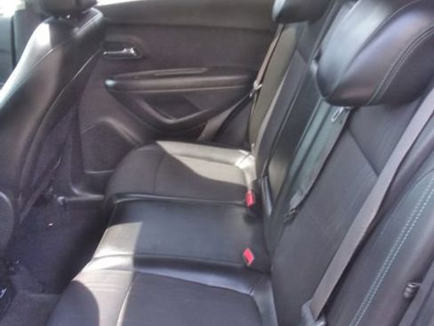 Used 2016 Chevrolet Trax LT w/ LT Sun and Sound Package AWD/4WD image 21