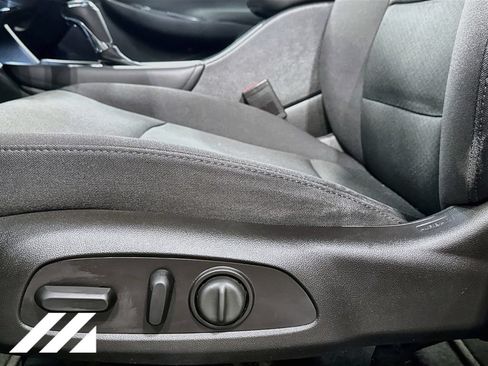 Used 2017 Chevrolet Malibu LT FWD image 20