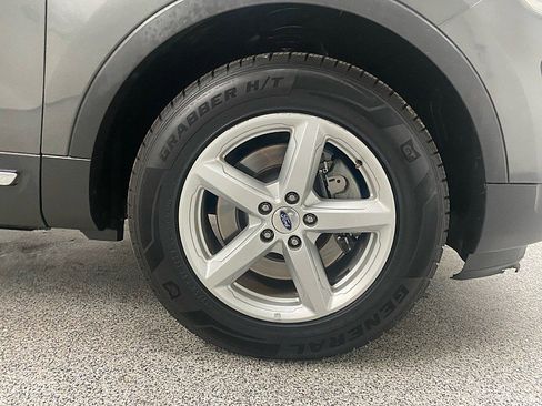 Used 2017 Ford Explorer XLT image 22