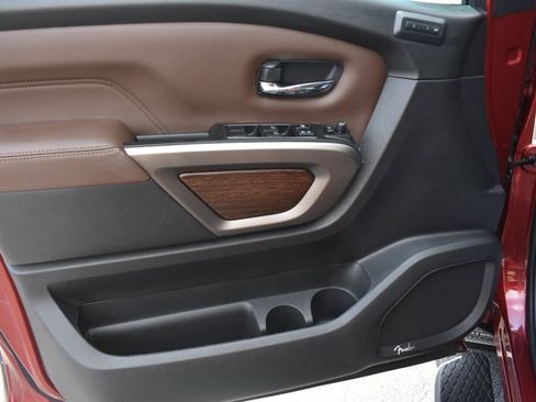 Used 2024 Nissan Titan Platinum Reserve w/ Moonroof Package RWD image 13