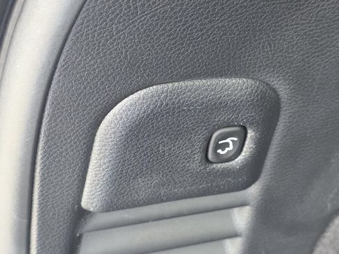 Used 2020 Jeep Grand Cherokee Altitude AWD/4WD image 15