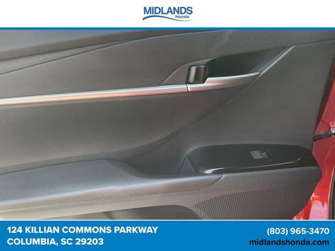 Used 2025 Toyota Camry SE FWD image 10