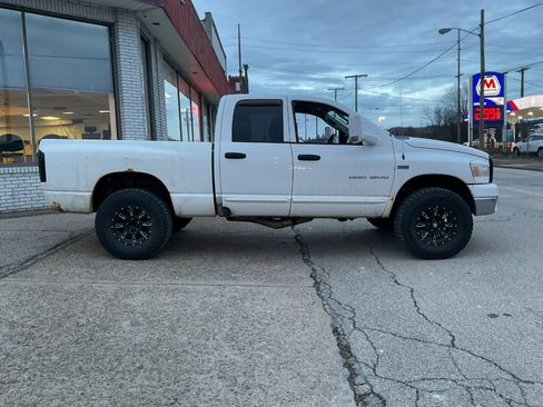 Used 2006 Dodge Ram 1500 Truck SLT w/ Quad Cab Big Horn Value Group image 2