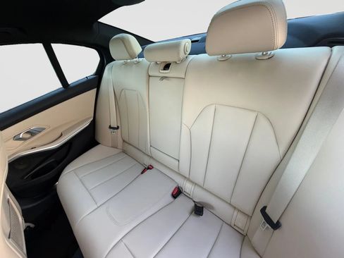 Used 2019 BMW 330i xDrive Sedan w/ Driving Assistance Package AWD/4WD image 15