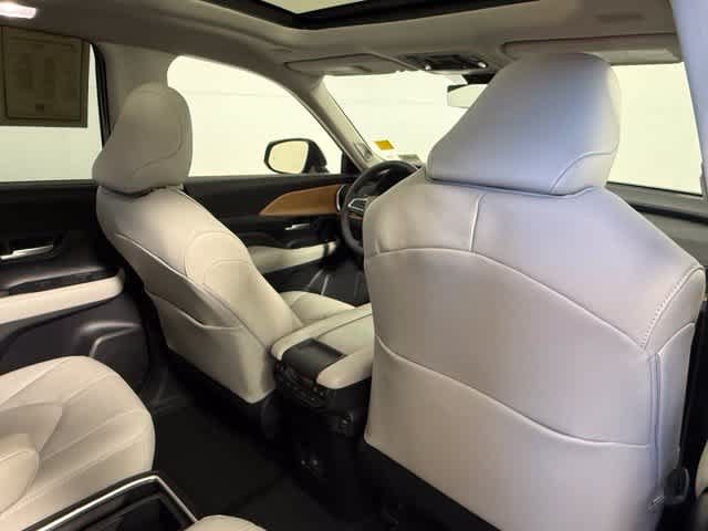 Used 2026 Toyota Grand Highlander AWD image 49