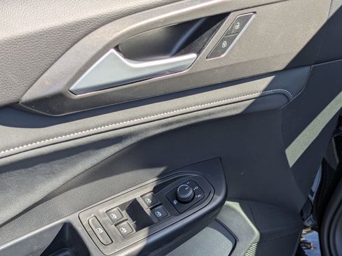 New 2026 Volkswagen Taos SE image 11